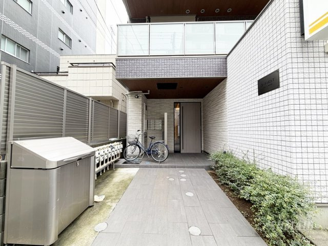 S.FIRSTビューノ西小岩のエントランス|落ち着いたエントランスです