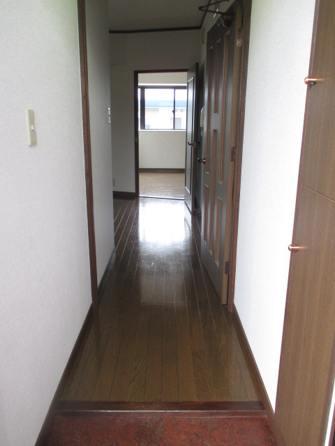 ウェルス唐原の玄関