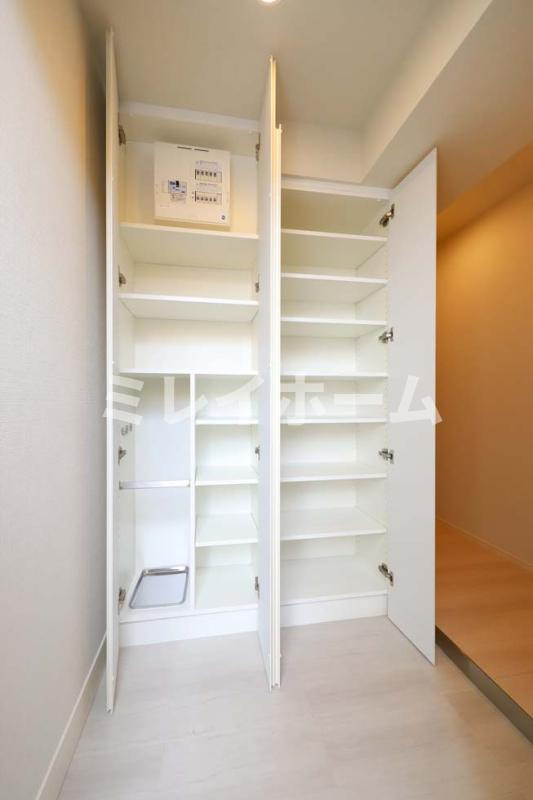 PREMIUM CUBE 大森 TROISの収納