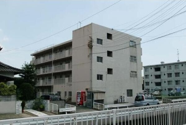 プレアール今光の外観