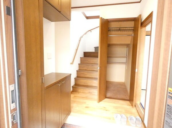 長久手市東狭間戸建の収納