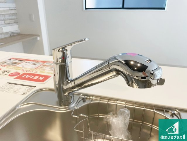 宝塚市高司　第1期　新築一戸建ての設備|浄水器を内蔵！炊飯時、お茶を作る時に安心してお水を使えます！お湯と冷水、浄水と原水、シャワーの切替えもワンタッチです！