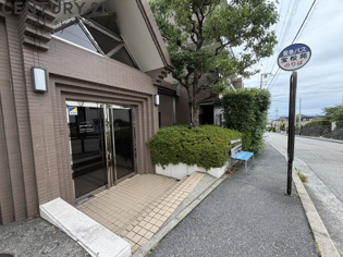 クレイドル宝松苑のエントランス
