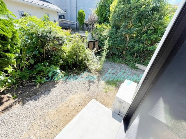 横浜市栄区本郷台４丁目の一戸建ての庭