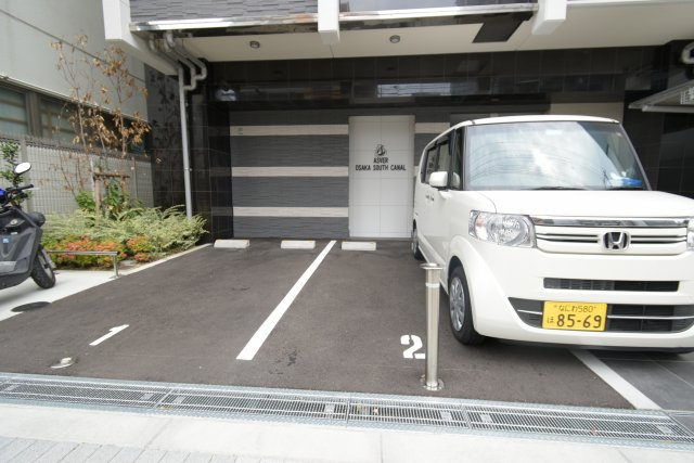 大阪市港区磯路３丁目の賃貸マンションの駐車場