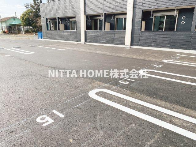 エスパワールⅡの駐車場|建物前に駐車場があります◆