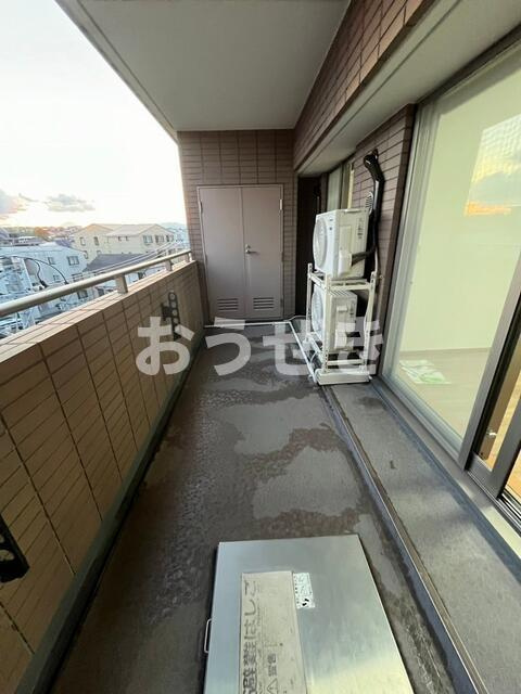 キャメロット上永谷のバルコニー