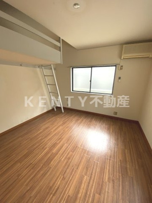 【居間・リビング】 | ラ・カシータ久が原 | こちらのリビングで趣味の時間をお楽しみください