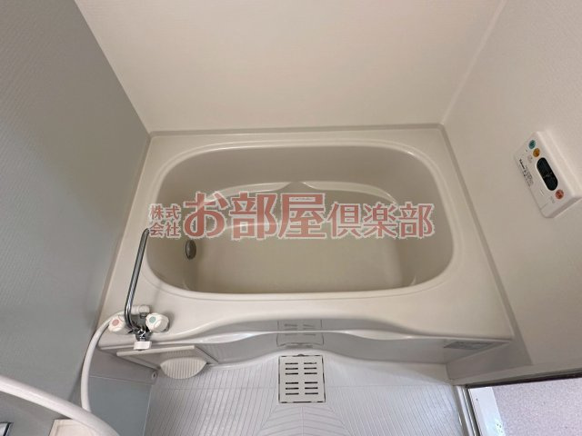 グレイシャス髙尾Cの浴室|落ち着いた空間のお風呂です