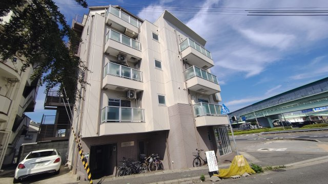 ミストラル摩耶の外観