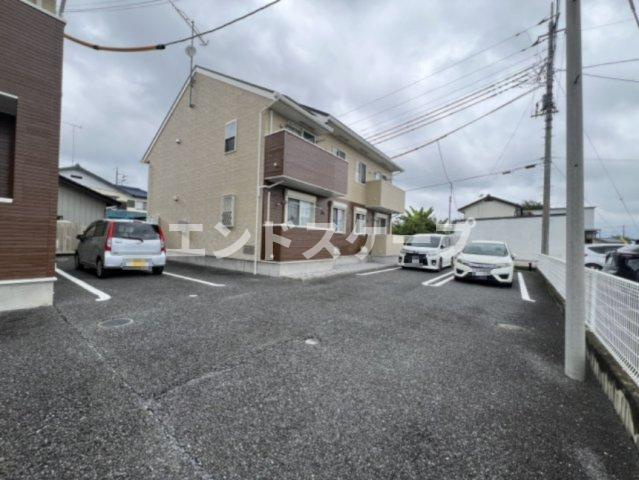 グローリーⅢの駐車場|高崎、前橋のお部屋探しはエンドスケープまで！お客様の理想お聞かせ下さい♪