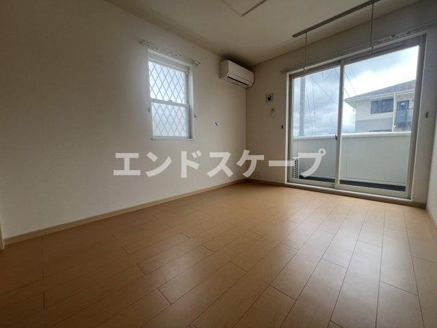 グローリーⅢの居間・リビング|高崎、前橋のお部屋探しはエンドスケープまで！お客様の理想お聞かせ下さい♪