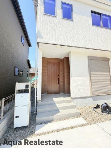 リナージュ八万橋本 01期の玄関|落ち着いた玄関です