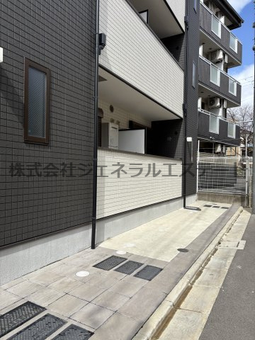 フリーディオ門真Ⅳの駐車場
