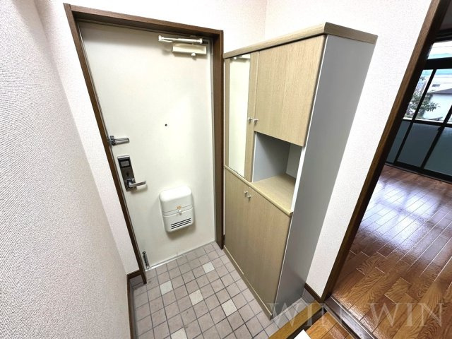 オリーブハイツの玄関