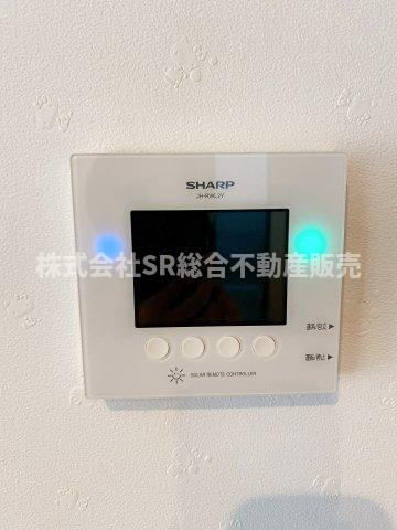 寺前町1丁目中古戸建の発電・温水設備|環境にも優しくて光熱費も節約できる太陽光発電システムがございます♪