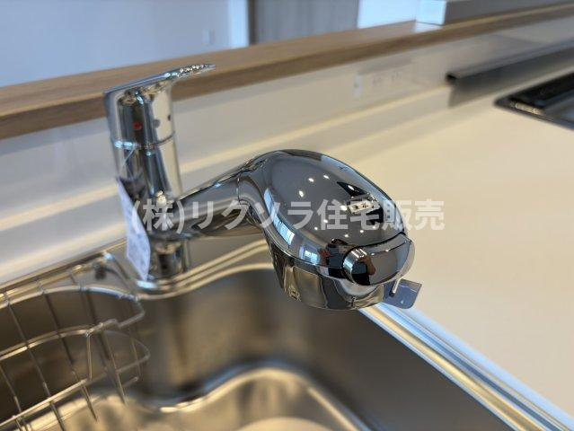 エバーグリーン門真の設備|浄水器付き水栓
■物件内覧・資金計画相談・住宅ローン相談、リフォーム相談、お問合せ受付中■
※当日・翌日のご内覧、ご相談はお電話でのお問合せがスムーズです！