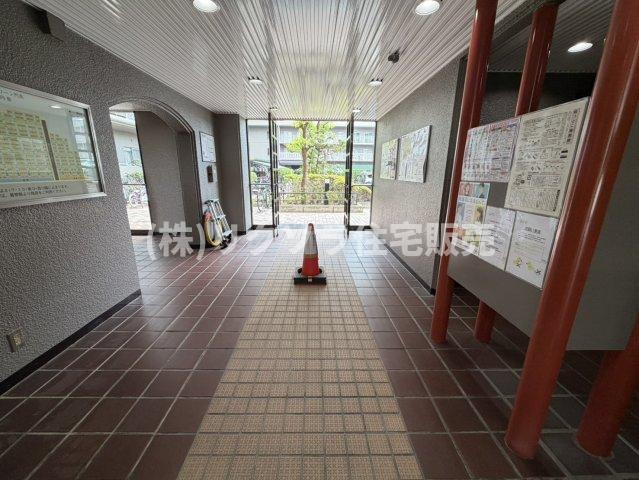 エバーグリーン門真のエントランス|■物件内覧・資金計画相談・住宅ローン相談、リフォーム相談、お問合せ受付中■
※当日・翌日のご内覧、ご相談はお電話でのお問合せがスムーズです！