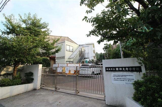 横浜市立神大寺小学校まで481m