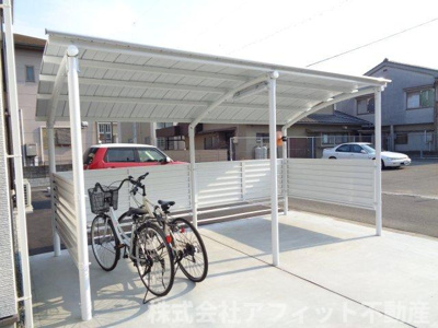 【その他共用部分】 | イーグルコート | 屋根付き駐輪場