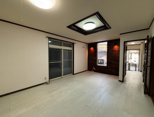 岩出市岡田の居間・リビング