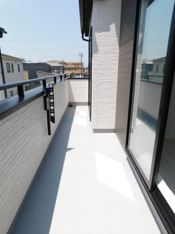 北名古屋市六ツ師宮西の新築一戸建のバルコニー|◇バルコニー◇　　南面で陽当り良好なワイドバルコニー♪