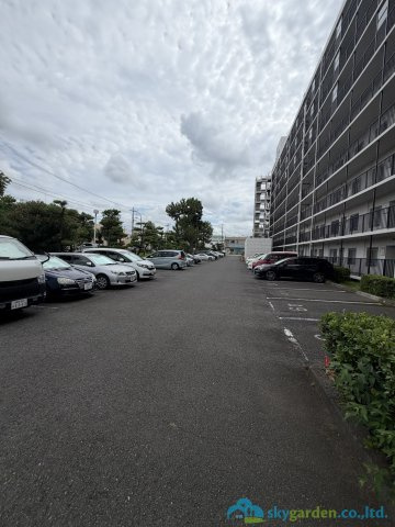 パレ平塚すみれ平四番館　の駐車場