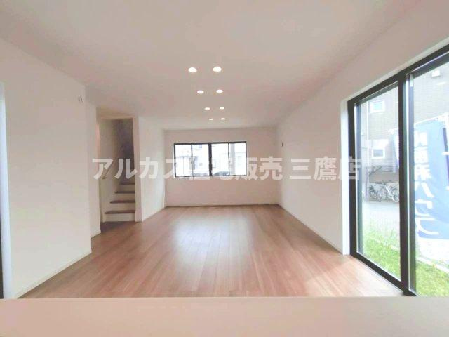 府中市分梅町5丁目　京王線　分倍河原駅　新築戸建の居間・リビング