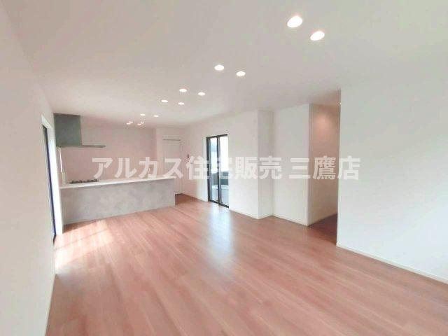 府中市分梅町5丁目　京王線　分倍河原駅　新築戸建の居間・リビング