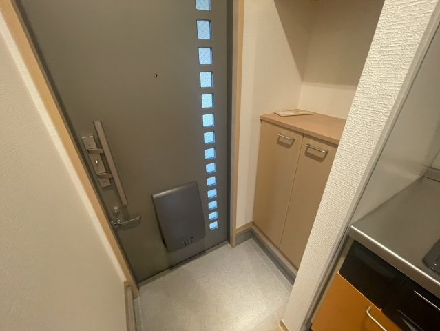 EXAROKKOの玄関|収納もある玄関です