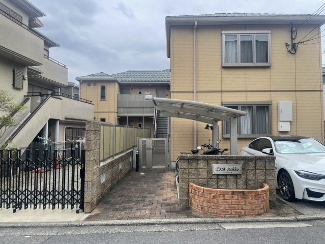 EXAROKKOの駐車場|駐車スペースもあります