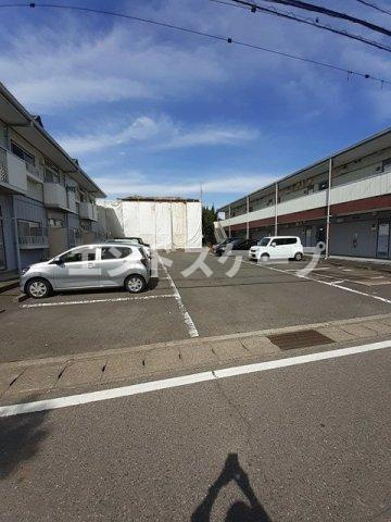 ニューシティーＢの駐車場|高崎、前橋のお部屋探しはエンドスケープまで！お客様の理想お聞かせ下さい♪