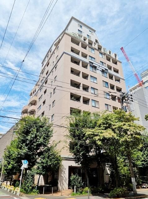 アクシア新宿御苑の外観