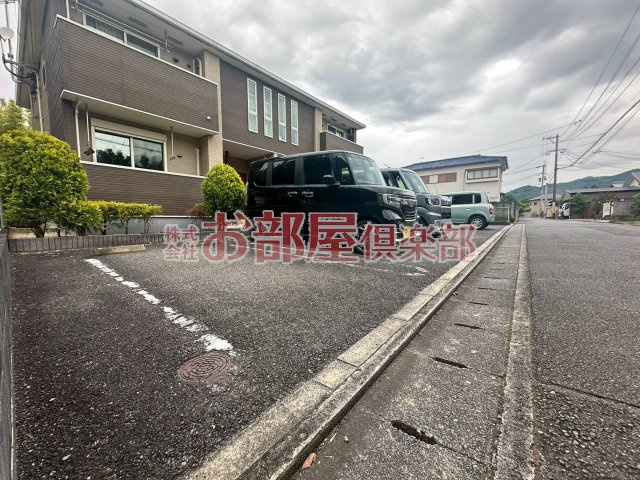 アレグリアの駐車場|駐車場があるので、車を買う予定の方も安心です