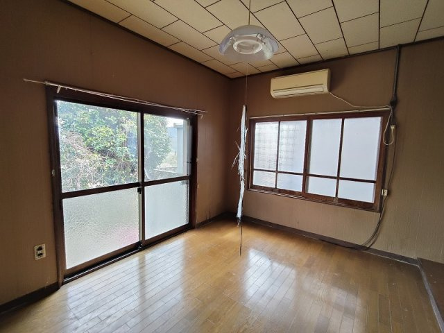 松瀬町平家建ての洋室
