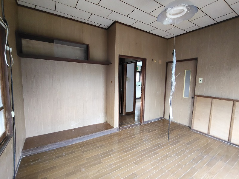 松瀬町平家建ての洋室