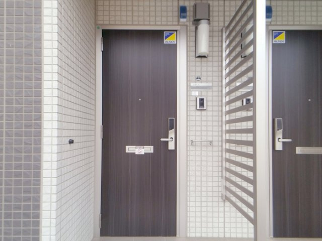 エンソワ　Ⅰ番館の玄関