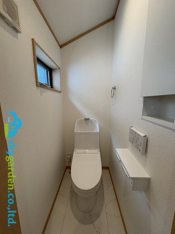 藤沢市大鋸　新築戸建　全３棟B号棟のトイレ|清潔感のあるトイレです