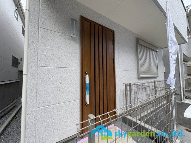 藤沢市大鋸　新築戸建　全３棟B号棟の玄関|玄関前の様子