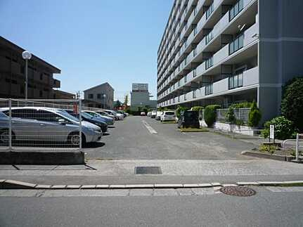 ヒューマンズシティ矢野の駐車場
