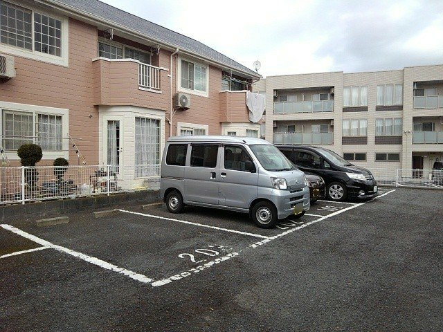 ブリッサの駐車場