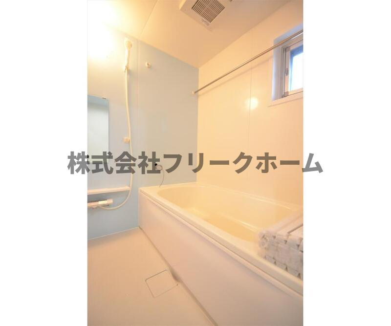 武蔵野市中町３丁目の賃貸マンションの浴室