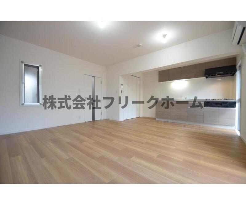 武蔵野市中町３丁目の賃貸マンションの居間・リビング