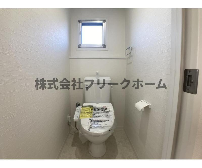 武蔵野市中町３丁目の賃貸マンションのトイレ