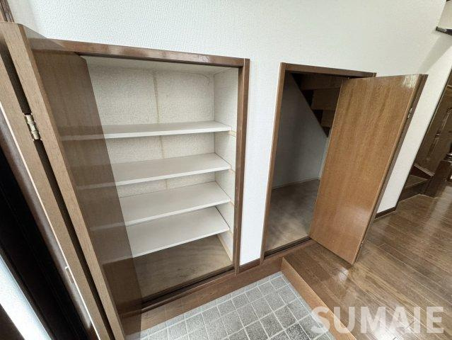 日進町1丁目野上様戸建の収納|階段下収納☆彡