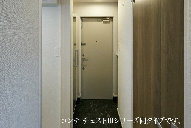 ヒカルサさいたま吉野の玄関|収納もある玄関です