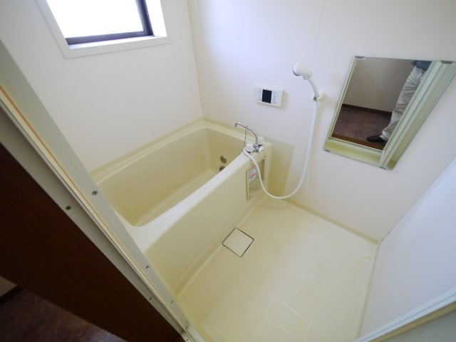 茂原市粟生野　平屋中古戸建の浴室|内装リフォーム済み令和8年5月  3DK平屋　公道角地  軽自動車は3台可能 閑静な分譲地内