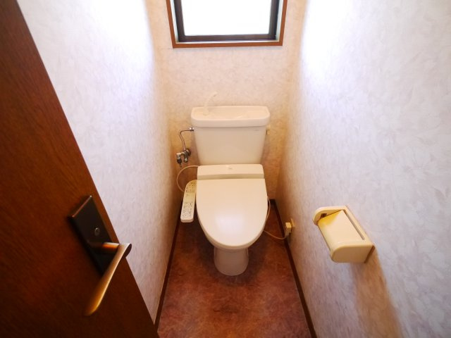 茂原市粟生野　平屋中古戸建のトイレ|内装リフォーム済み令和8年5月  3DK平屋　公道角地  軽自動車は3台可能 閑静な分譲地内