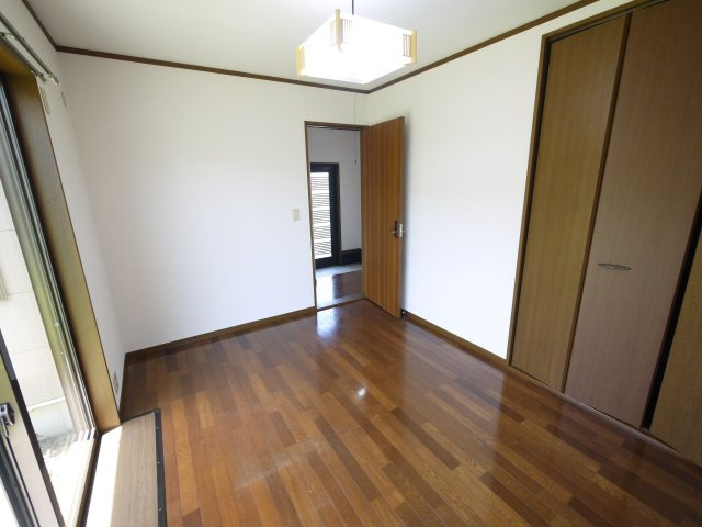 茂原市粟生野　平屋中古戸建の洋室|内装リフォーム済み令和8年5月  3DK平屋　公道角地  軽自動車は3台可能 閑静な分譲地内