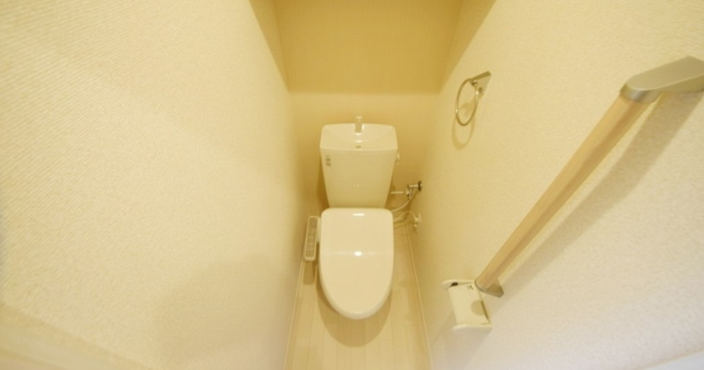 アウティスのトイレ|別部屋参考写真となります
